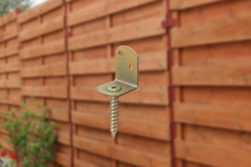 L-shaped wattle fence fitting