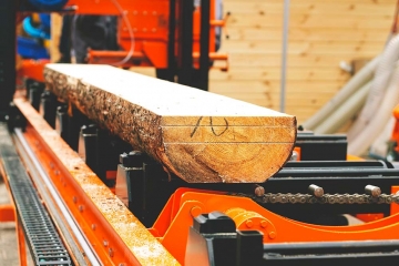 Ein Überblick zu Sortier- und Festigungsklassen von Bauschnittholz